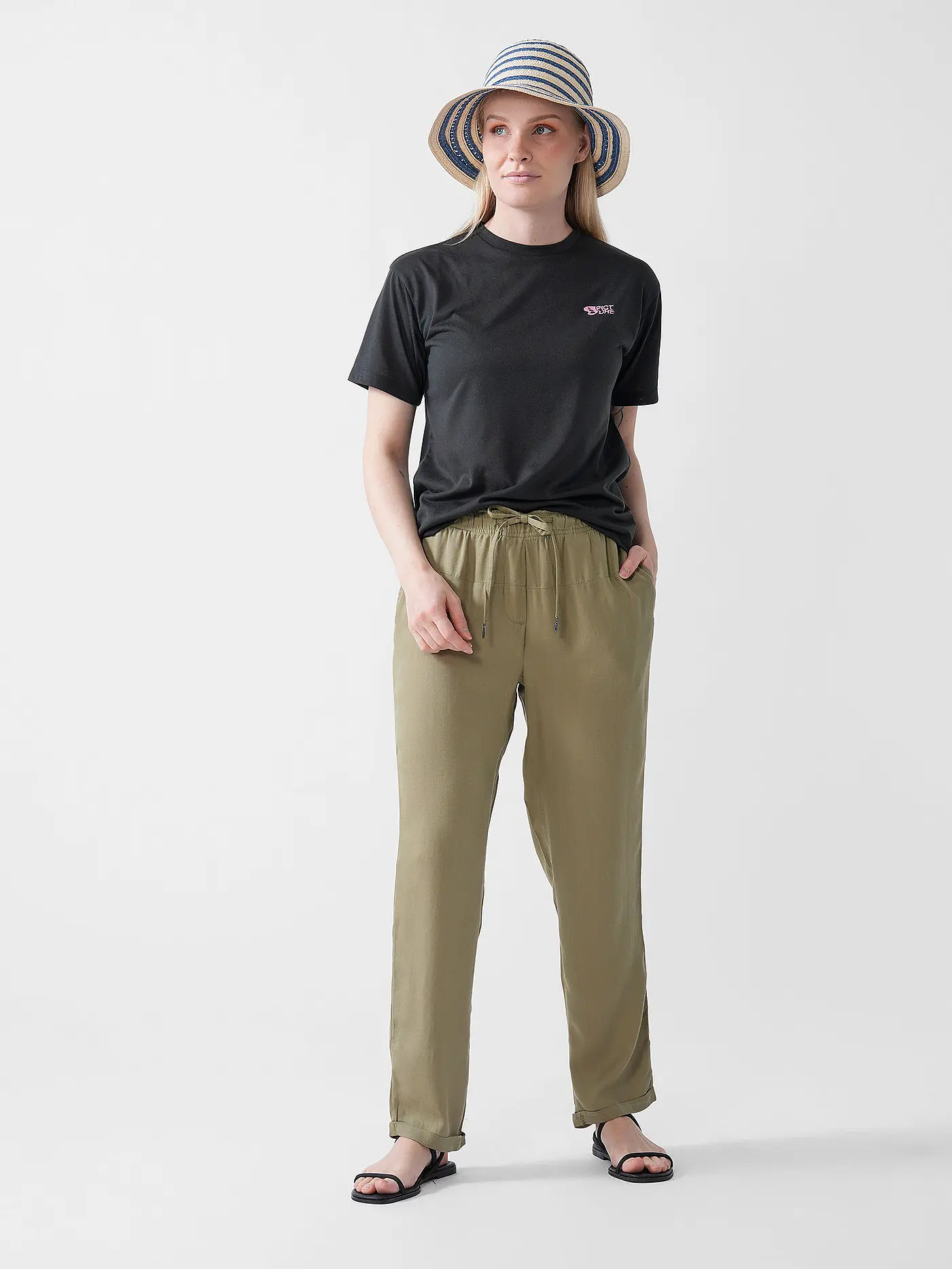 PICTURE | Damen Beachshort Chimany | olive